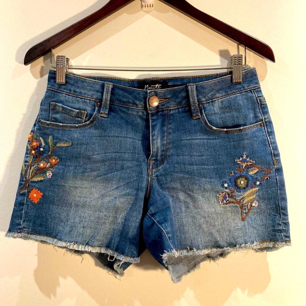 NANETTE by Nanette Lepose Floral Embroidered Medium Wash Denim Shorts Sz 4